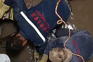 阜新电梯井堵漏施工视频